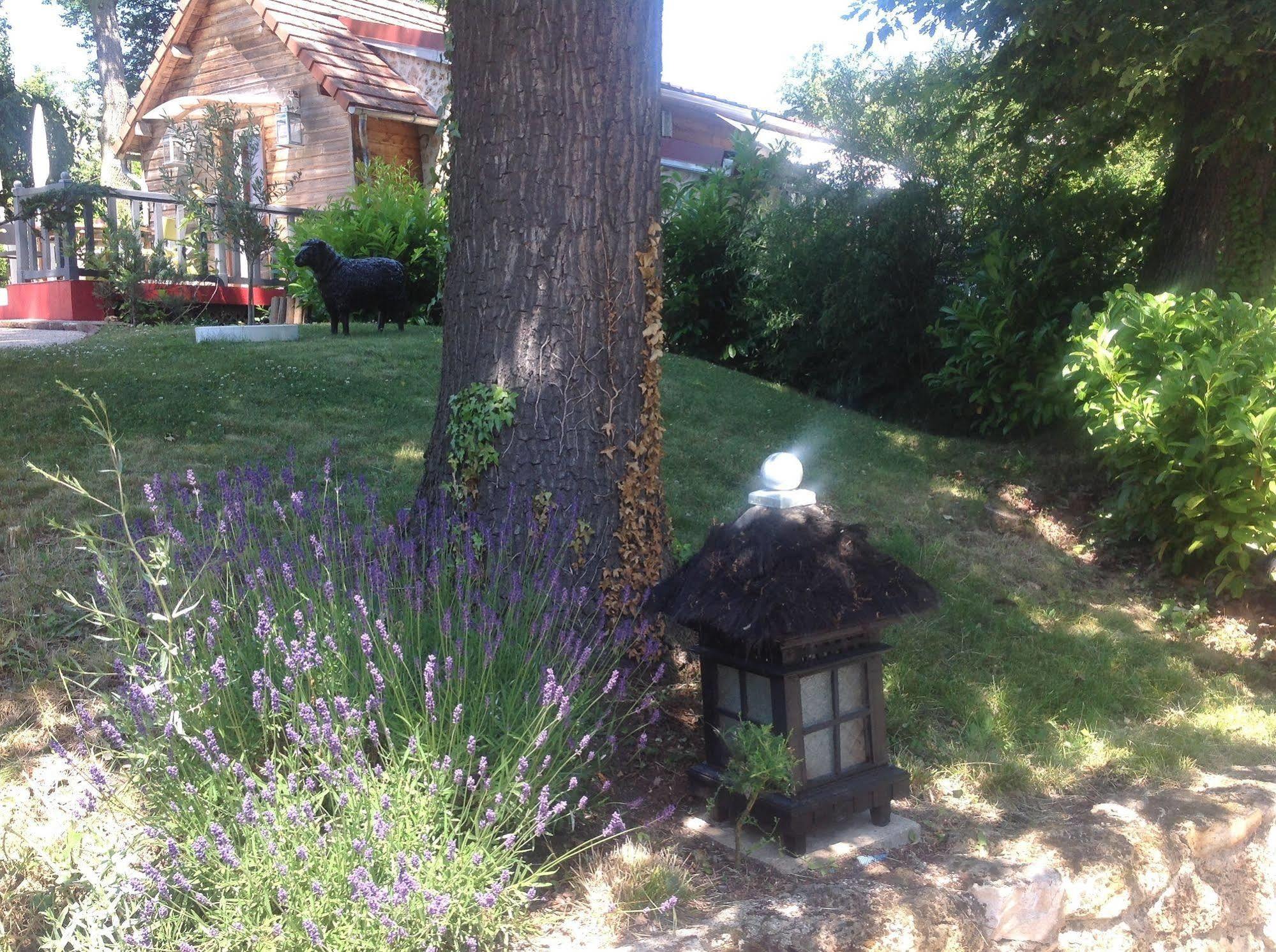 La Demeure Des Tilleuls Châtenay Exterior foto